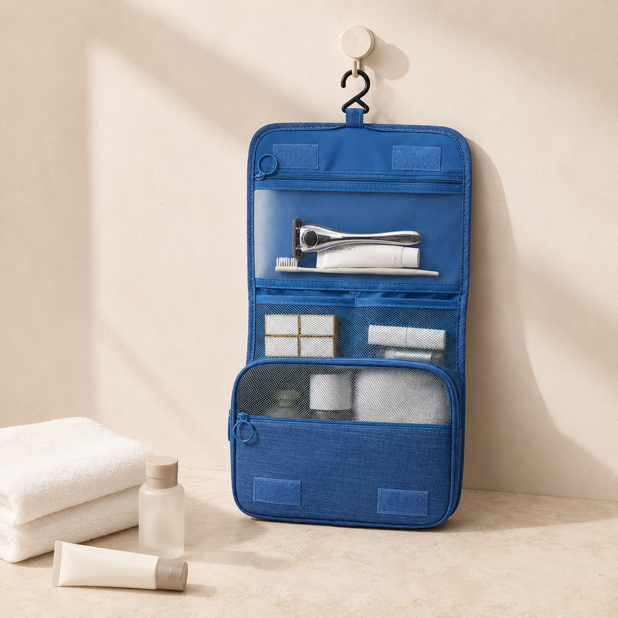 Trousse de toilette homme à suspendre - Gain de Place